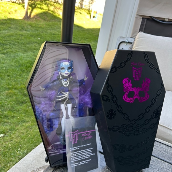 Monster High Midnight Runway Spectra Vondergeist Doll, collectible exclusive New - Picture 6 of 7